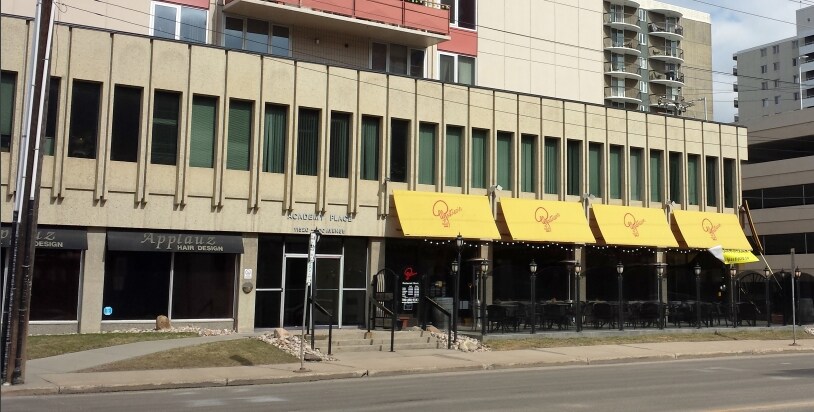 11520 100 Av NW, Edmonton, AB à louer - Photo de l’immeuble – Image 2 sur 19