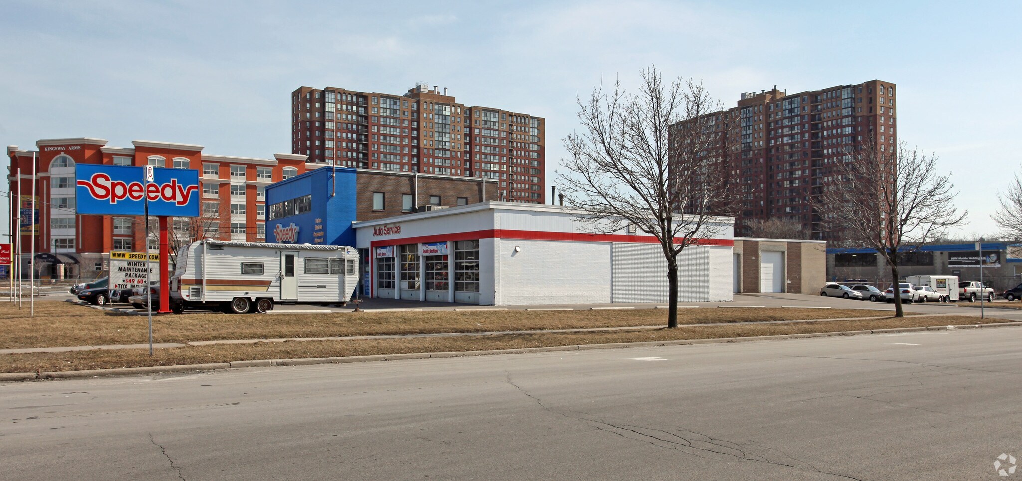 2869 Eglinton Ave E, Toronto, ON à louer Photo principale– Image 1 sur 4