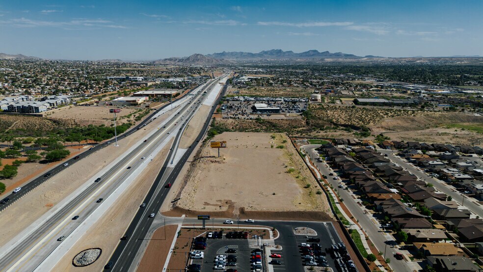 S Desert Boulevard, El Paso, TX à vendre - Photo de l’immeuble – Image 3 sur 8