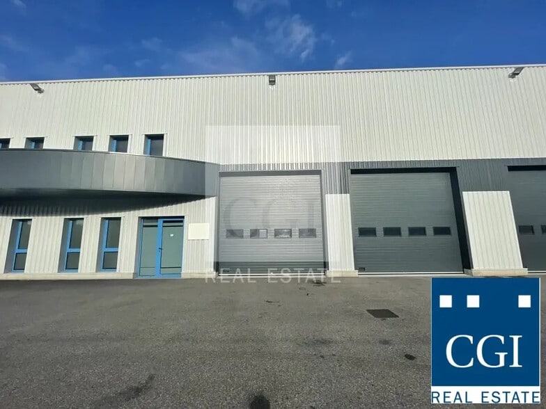 Local d’activités dans Voreppe à louer - Photo de l’immeuble – Image 3 sur 4