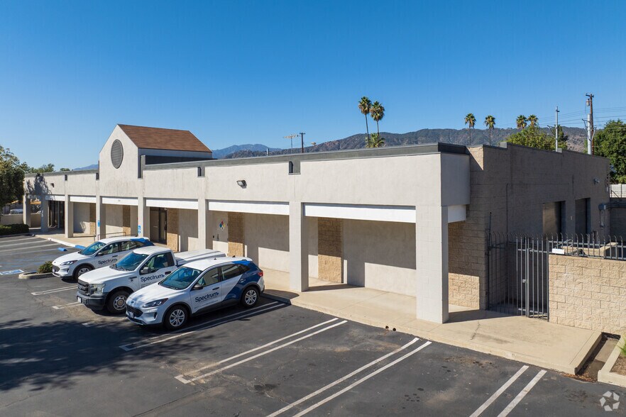1041 E Route 66, Glendora, CA à vendre - Photo principale – Image 1 sur 4