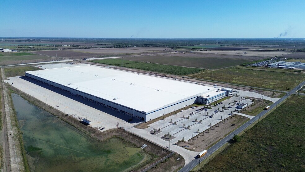 9701 S Veterans Rd, Pharr, TX à louer - Photo de l’immeuble – Image 2 sur 4