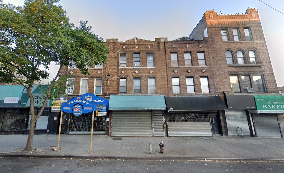 1317 Avenue J, Brooklyn, NY à louer - Photo de l’immeuble – Image 2 sur 2