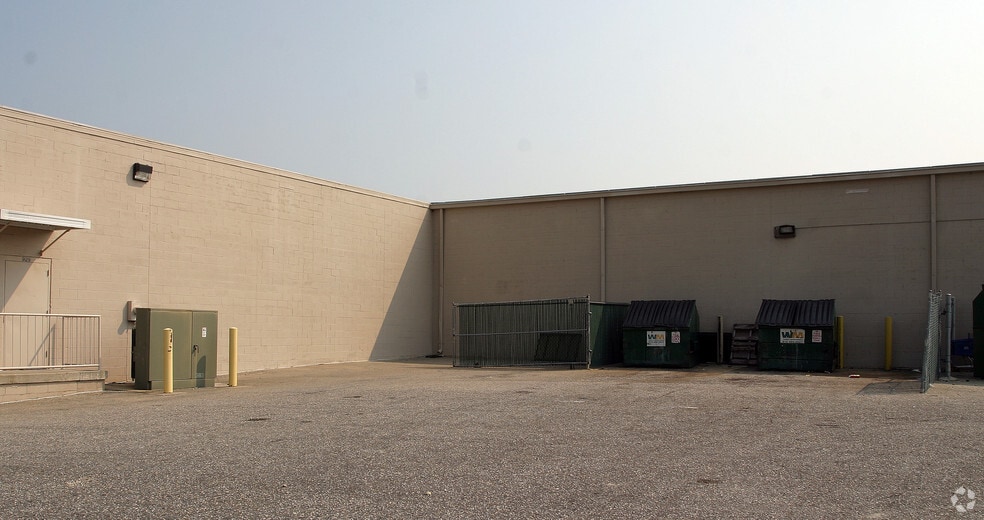 929 McArthur Rd, Fayetteville, NC à louer - Photo de l’immeuble – Image 3 sur 4