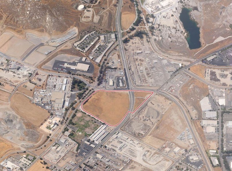 Rubidoux Blvd, Jurupa Valley, CA à louer - Photo principale – Image 1 sur 3
