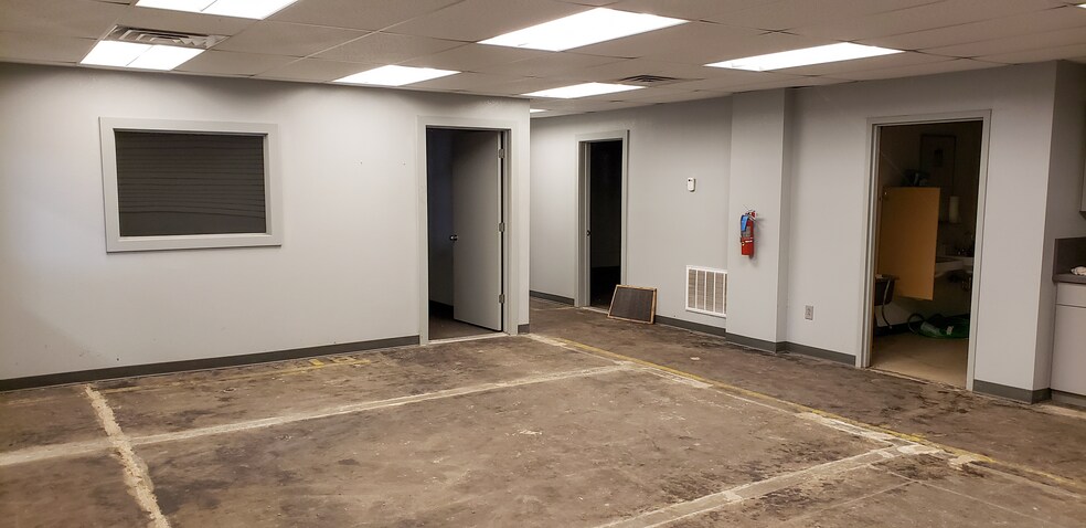 1230 W 1st St, Granite City, IL à louer - Photo intérieure – Image 3 sur 7