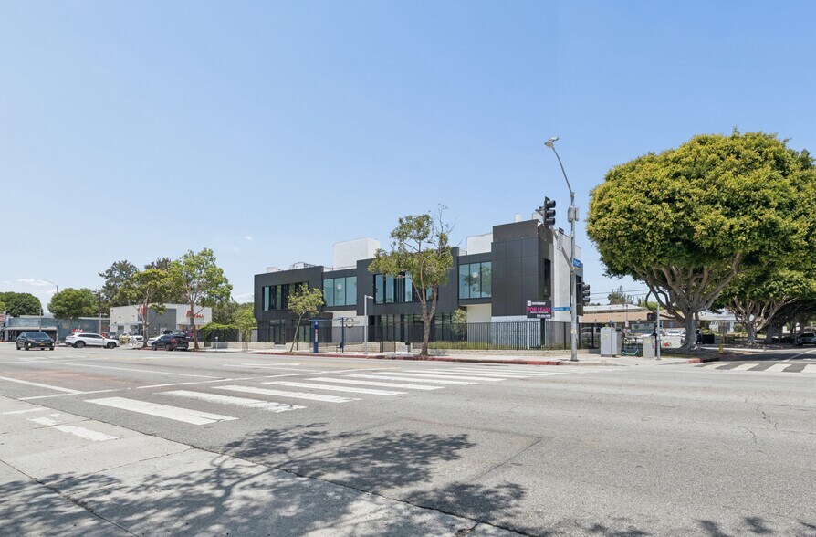 2221 Lincoln Blvd, Santa Monica, CA à louer - Photo de l’immeuble – Image 2 sur 4