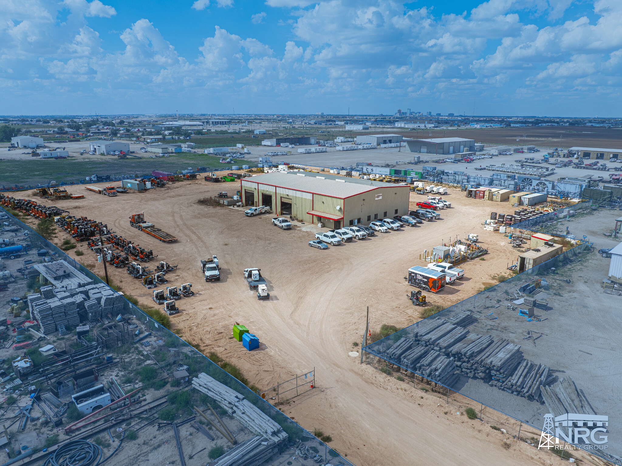 2401 E County Road 123, Midland, TX à louer Photo intérieure– Image 1 sur 1