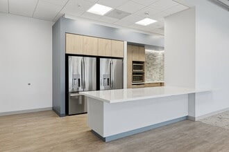 10251 Vista Sorrento Pky, San Diego, CA à louer Photo intérieure– Image 2 sur 6