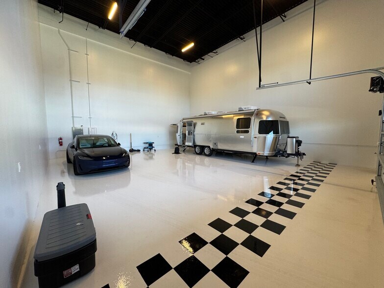 6500 Motor Enclave Way, Tampa, FL à louer - Photo intérieure – Image 3 sur 11