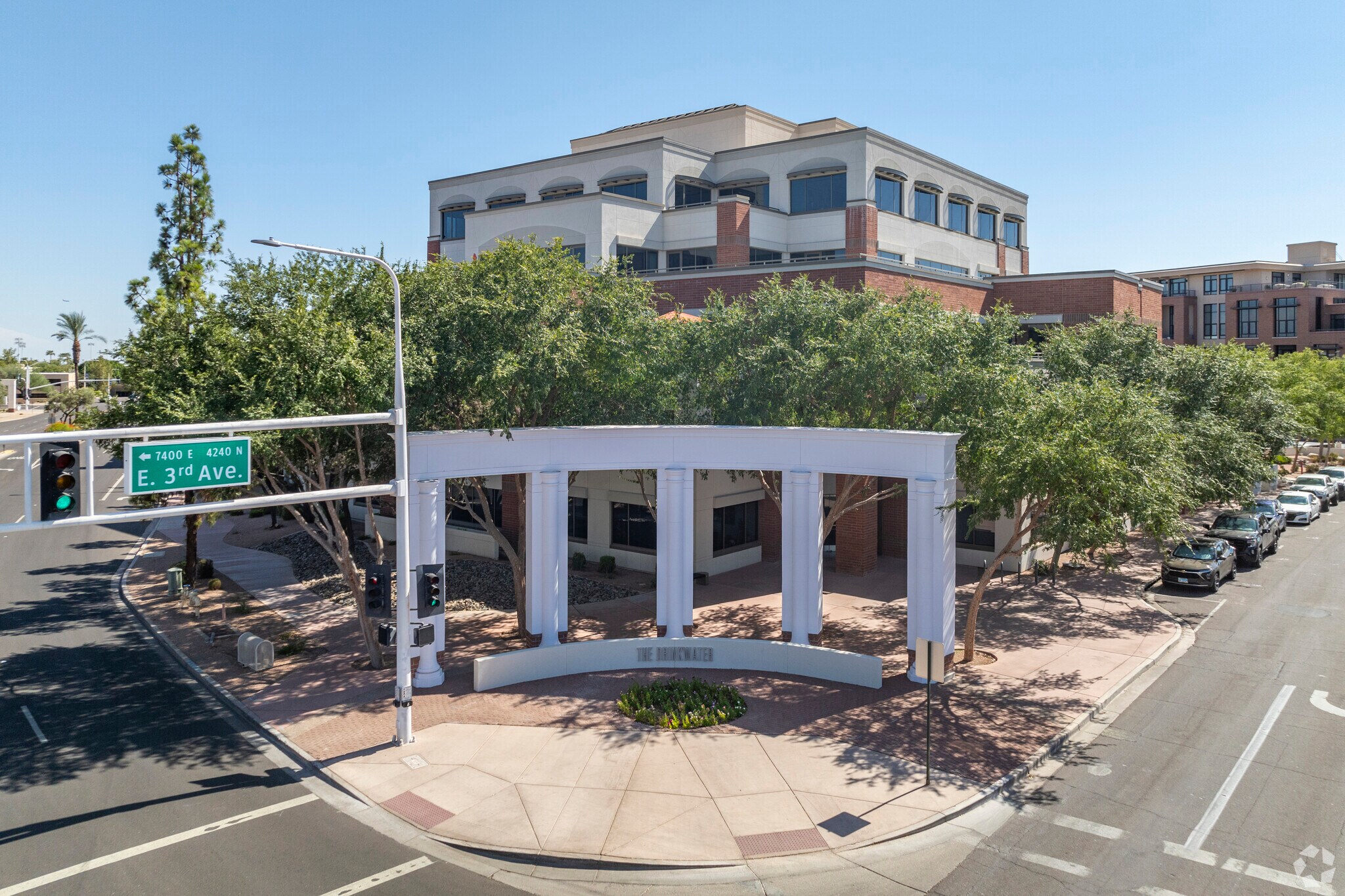 4250 N Drinkwater Blvd, Scottsdale, AZ à louer Photo principale– Image 1 sur 6