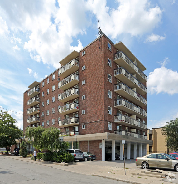 401 Main St E, Hamilton, ON à vendre - Photo de l’immeuble – Image 3 sur 5