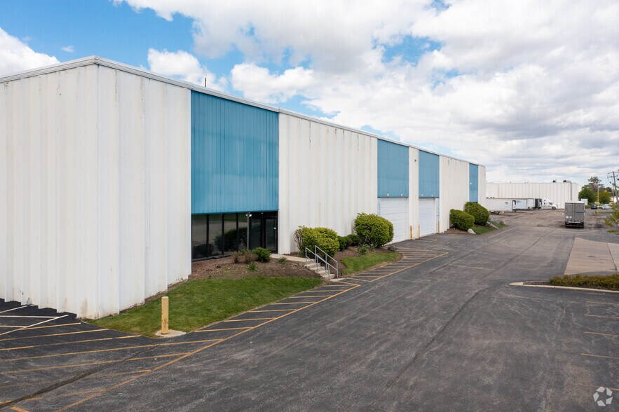 11746-11756 S Austin Ave, Alsip, IL à louer - Photo de l’immeuble – Image 2 sur 12