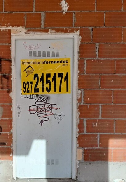 Local commercial dans Cáceres à louer - Photo de l’immeuble – Image 2 sur 2