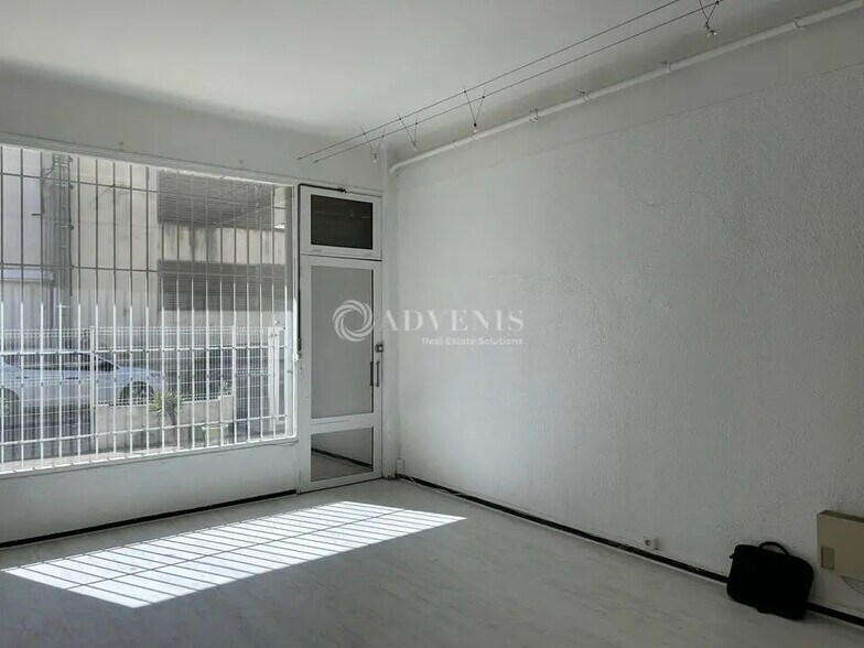 Local commercial dans Montpellier à louer - Photo de l’immeuble – Image 1 sur 4