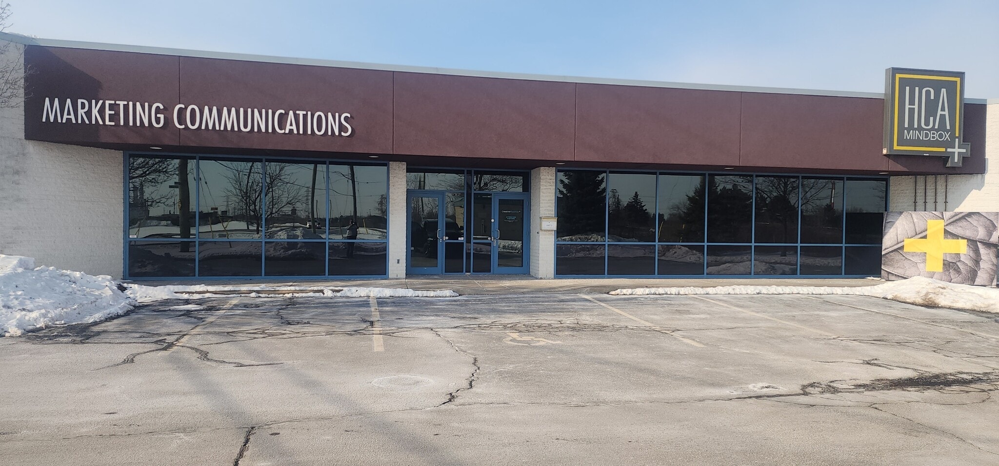 4600 Rhodes Dr, Windsor, ON à louer Photo de l’immeuble– Image 1 sur 9