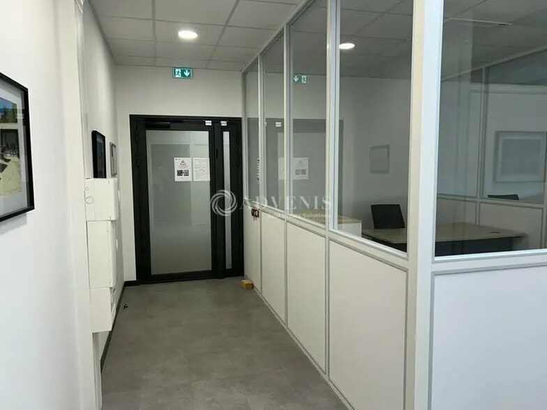Local commercial dans La Ville-aux-Dames à vendre - Photo intérieure – Image 2 sur 12