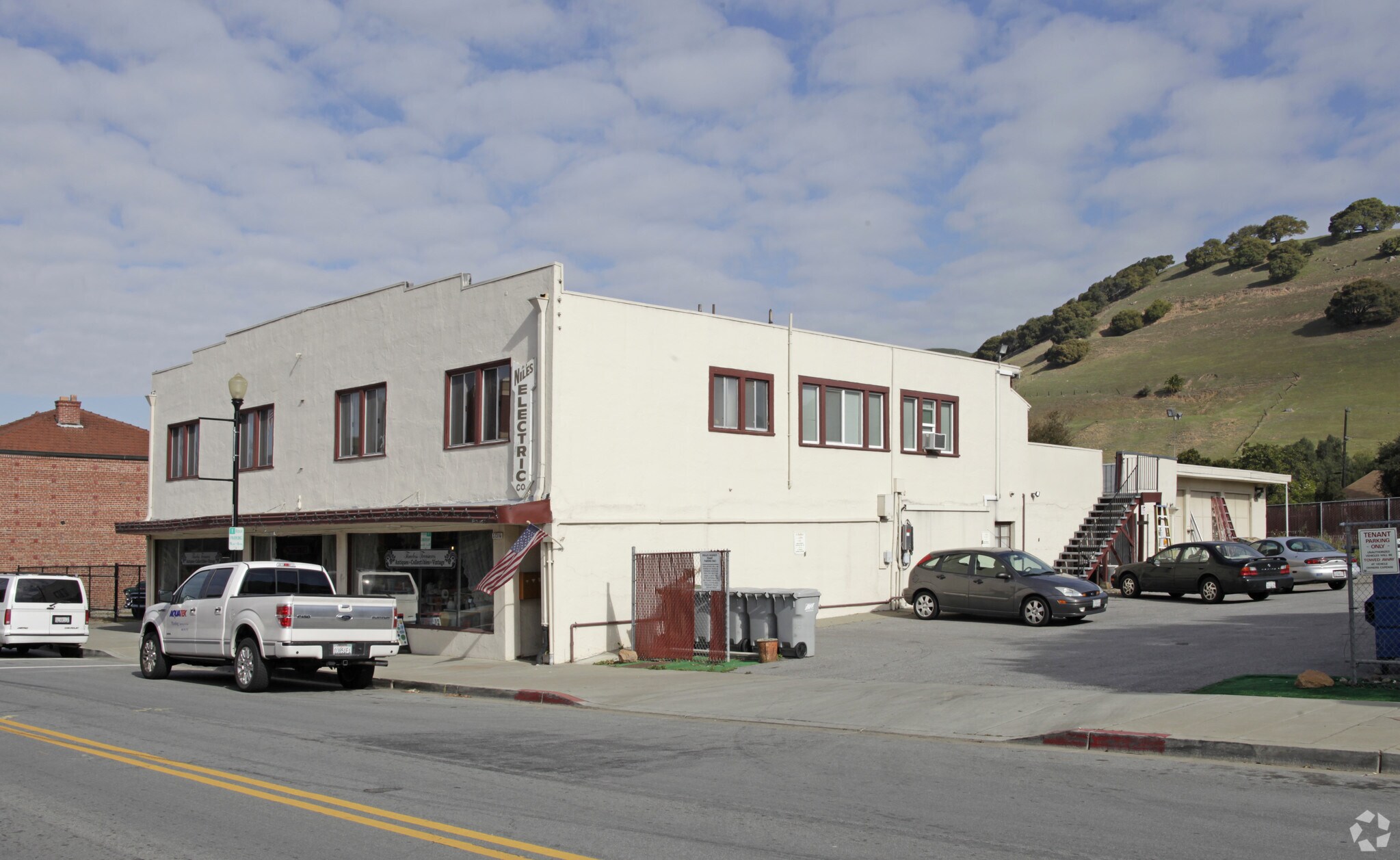 37312-37316 Niles Blvd, Fremont, CA à louer Photo principale– Image 1 sur 3