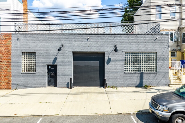 Plus de détails pour 910 Grand Ave, North Bergen, NJ - Industriel/Logistique aux enchères