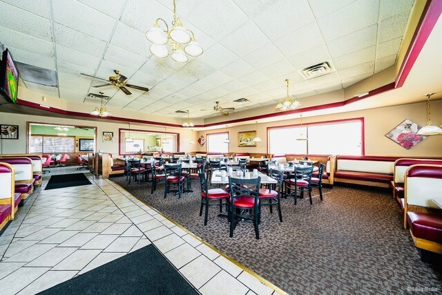 514 S Governors Hwy, Peotone, IL à vendre - Photo intérieure – Image 2 sur 4