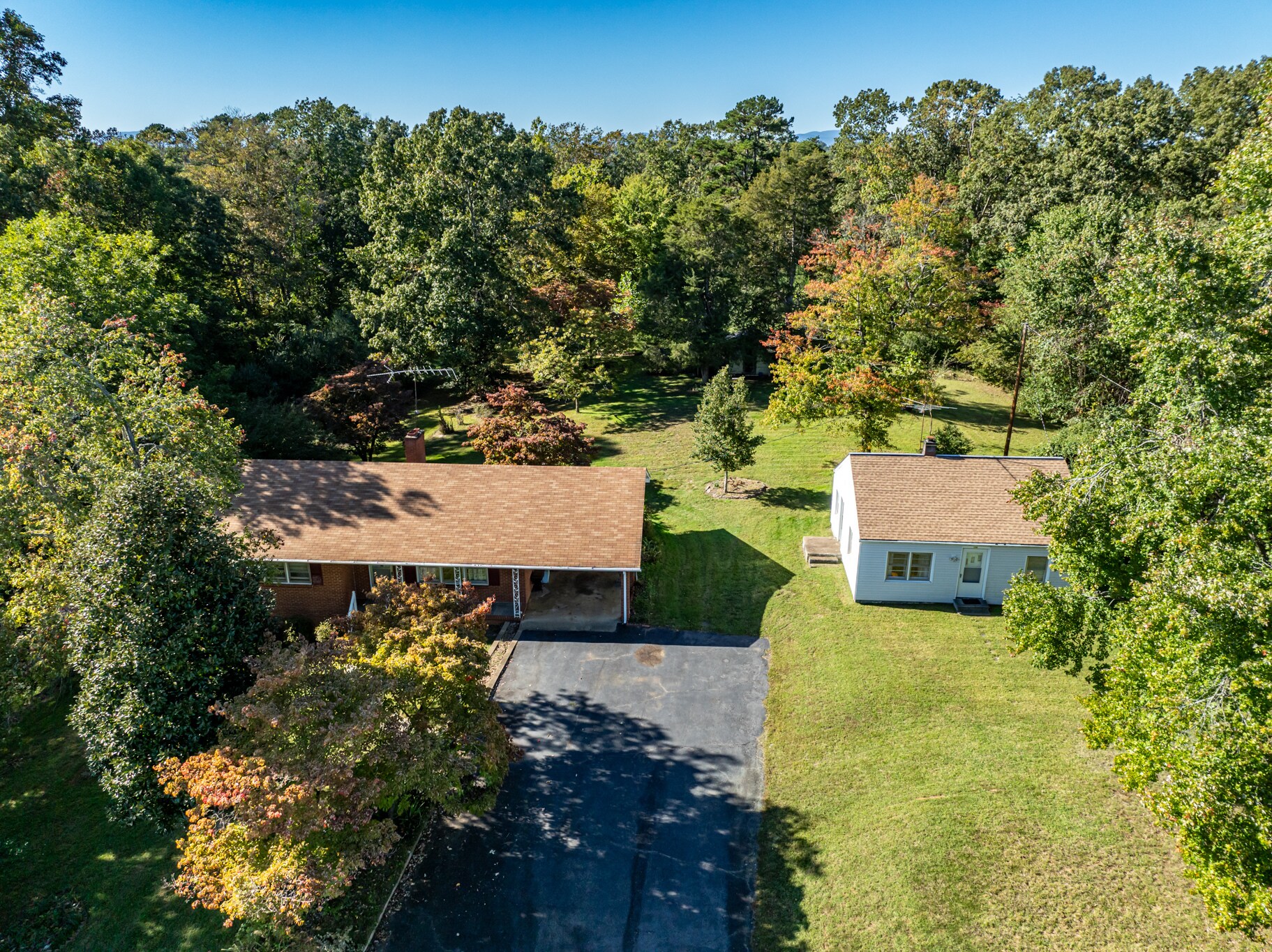 1704 Old Brook Rd, Charlottesville, VA à vendre Photo principale– Image 1 sur 55