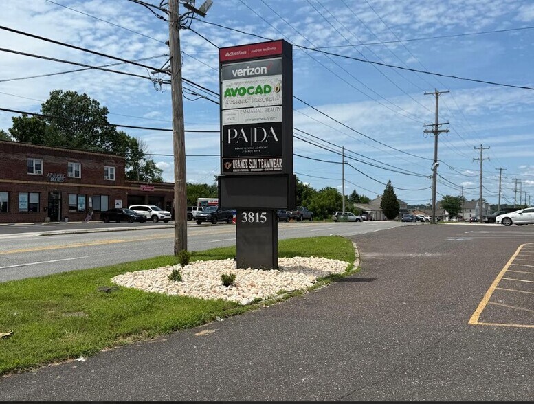 3815 Ridge Pike, Collegeville, PA à vendre - Photo de l’immeuble – Image 2 sur 14