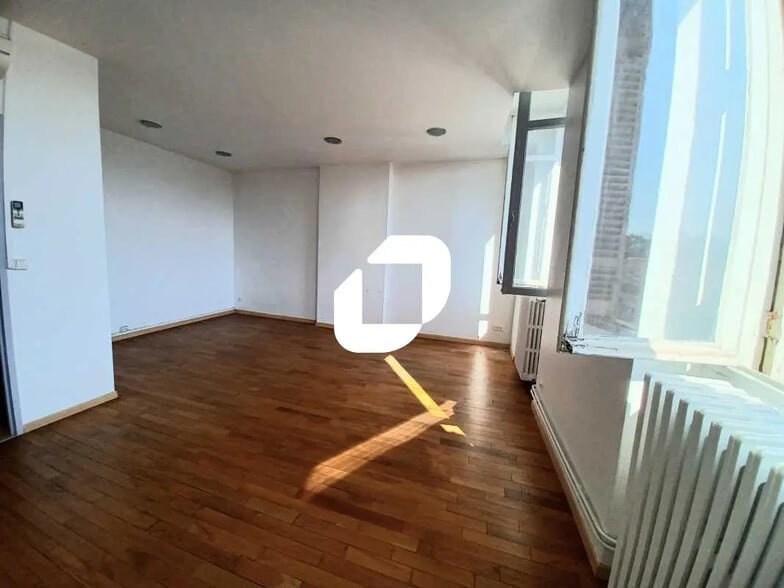 Bureau dans Le Bouscat à vendre - Photo de l’immeuble – Image 3 sur 7