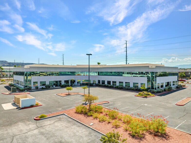 170 N Stephanie St, Henderson, NV à louer - Photo de l’immeuble – Image 2 sur 4