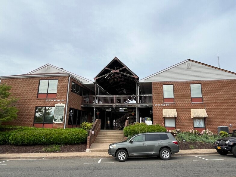 67 W Lee St, Warrenton, VA à vendre - Photo de l’immeuble – Image 1 sur 6