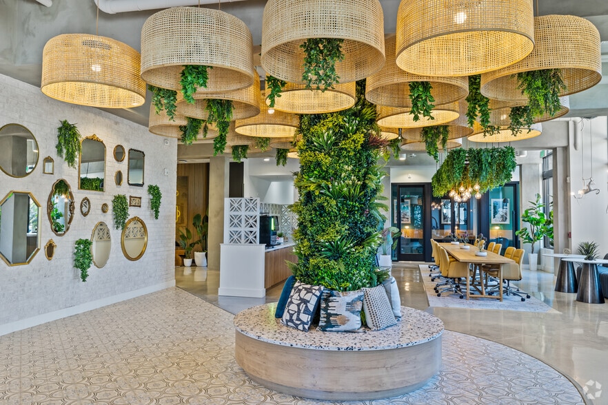 2585 Spruce Ave, West Palm Beach, FL à louer - Photo intérieure – Image 2 sur 36