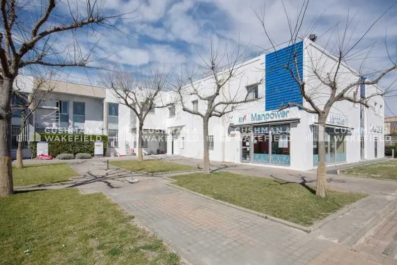14 Boulevard De L'Europe, Vitrolles à louer - Photo de l’immeuble – Image 2 sur 8