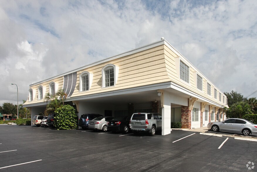 784 US Highway 1, North Palm Beach, FL à louer - Photo de l’immeuble – Image 3 sur 17