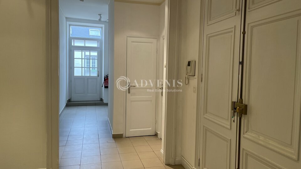 Bureau dans Orléans à vendre - Photo de l’immeuble – Image 2 sur 10