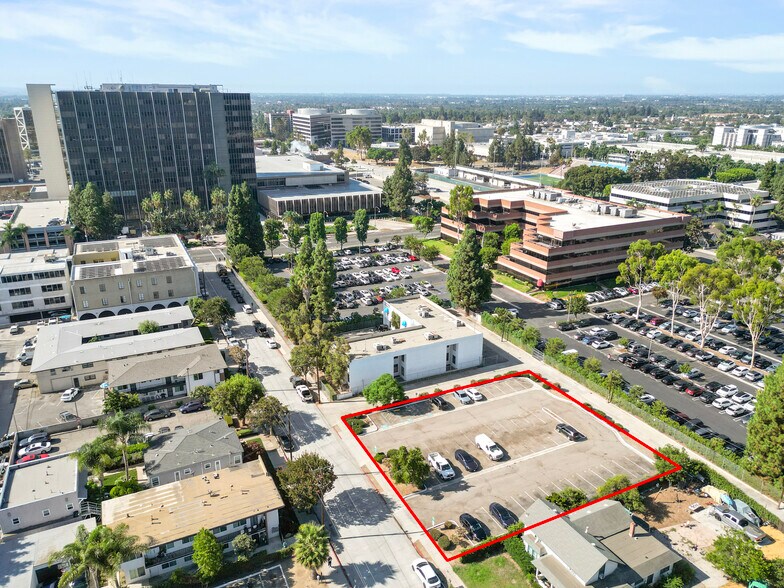830 & 836 N Parton St, Santa Ana, CA à vendre - Aérien – Image 3 sur 13