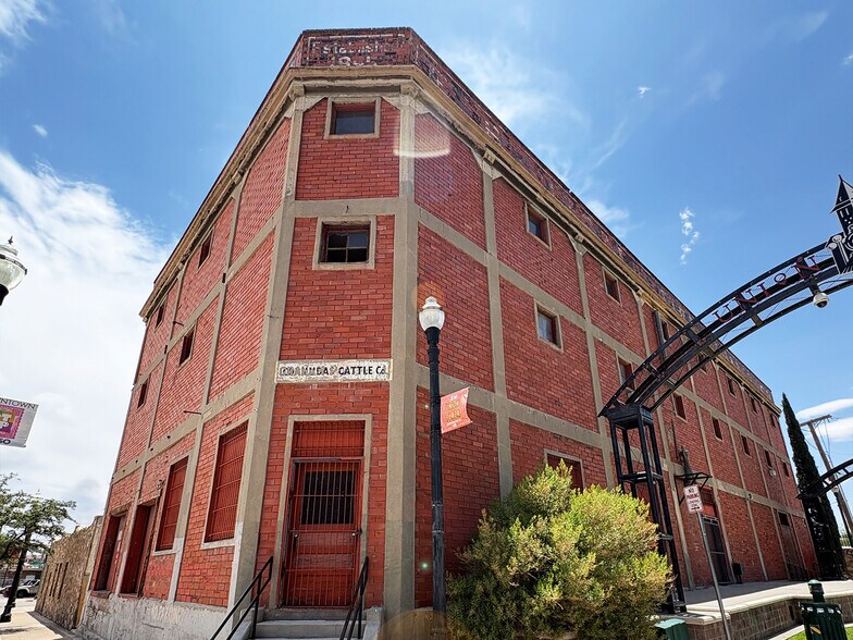 701 Paisano Dr, El Paso, TX à vendre - Photo de l’immeuble – Image 3 sur 21
