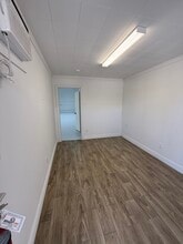 4834-4890 SW 75th Ave, Miami, FL à louer Photo de l’immeuble– Image 2 sur 9