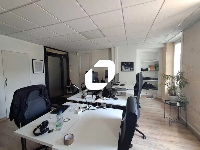 Bureau dans Bordeaux à louer - Photo de l’immeuble – Image 2 sur 7