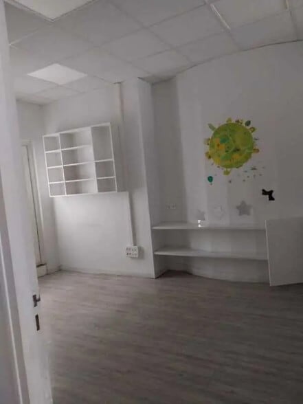 Immeuble residentiel dans Paris à vendre - Photo intérieure – Image 2 sur 3