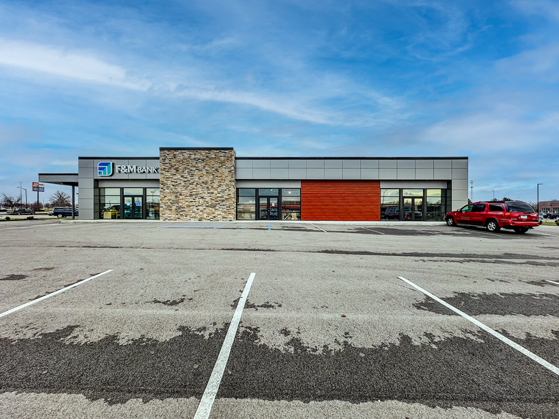 406 Smaltz Way, Auburn, IN à louer - Photo de l’immeuble – Image 2 sur 3