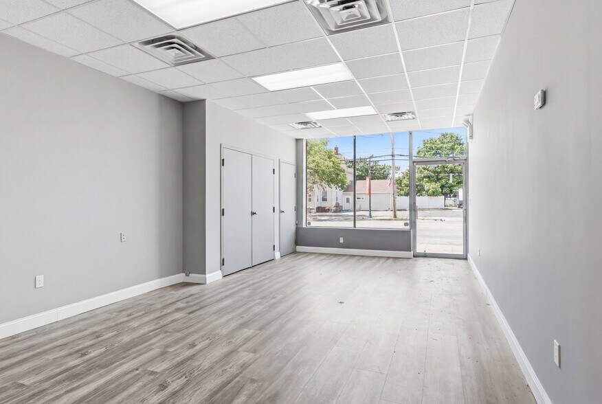 1905 Bellmore Ave, Bellmore, NY à vendre - Photo de l’immeuble – Image 2 sur 24