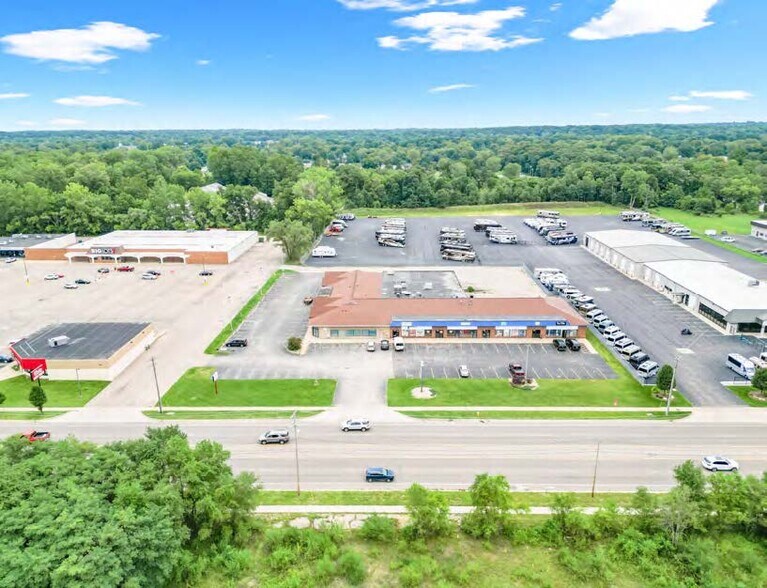 5520-5528 Division Ave S, Kentwood, MI à louer - Photo de l’immeuble – Image 2 sur 6