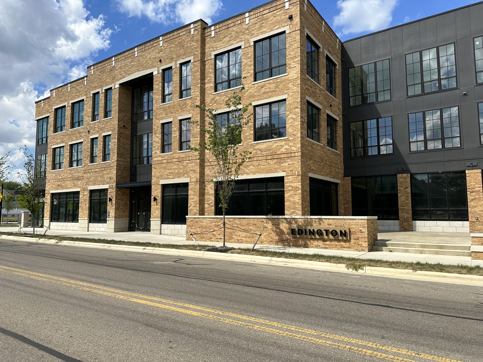 1580 W 1st Ave, Columbus, OH à louer Photo de l’immeuble– Image 1 sur 11