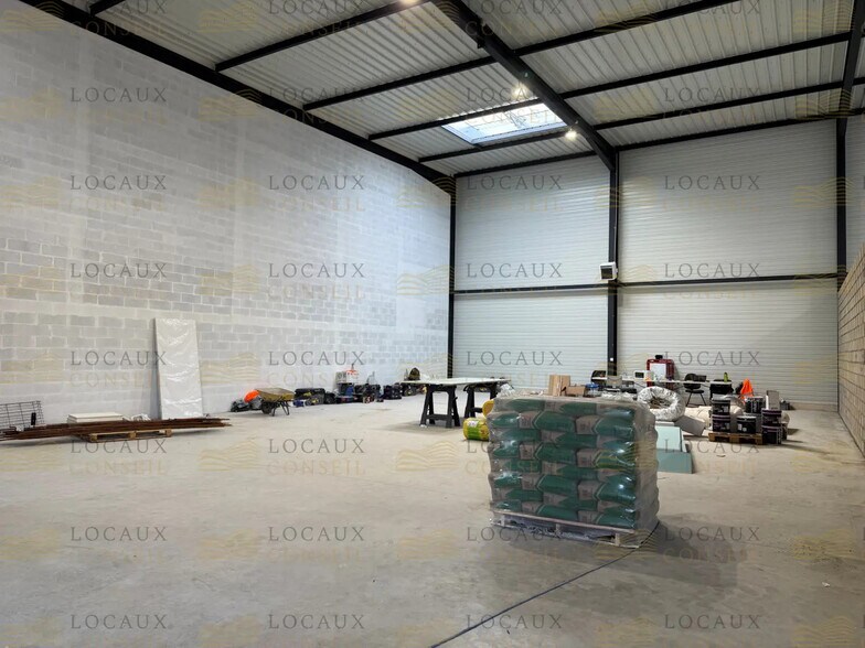 Local d’activités dans Le Thillay à louer - Photo intérieure – Image 3 sur 6
