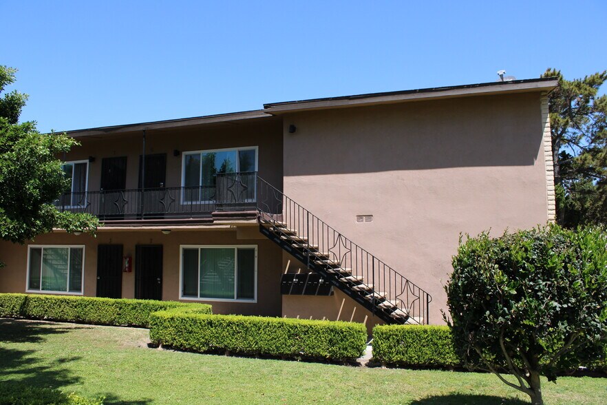 601 N Pauline St, Anaheim, CA à vendre - Photo de l’immeuble – Image 3 sur 9
