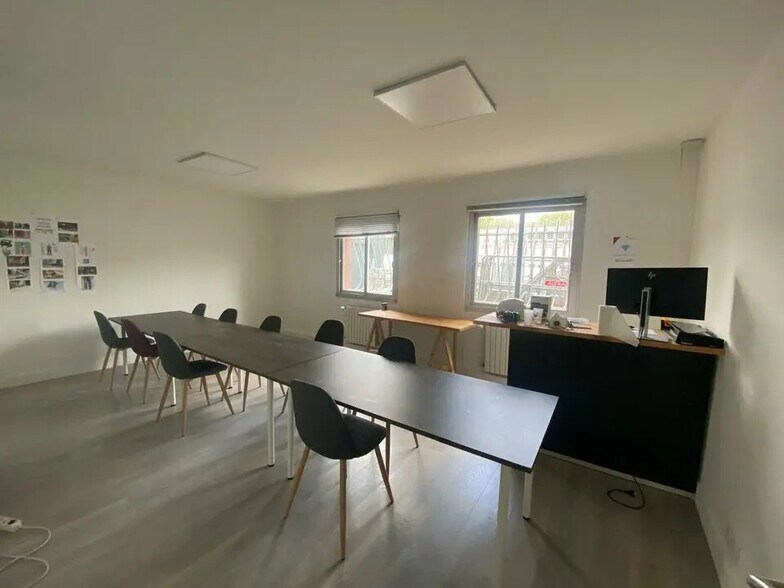 Bureau dans Plougoumelen à louer - Photo de l’immeuble – Image 1 sur 4