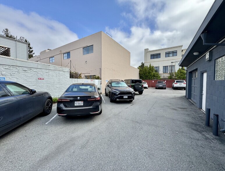 821-825 Emerson St, Palo Alto, CA à louer - Photo de l’immeuble – Image 3 sur 4