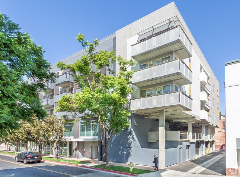 3870 Main St, Riverside, CA à louer - Photo de l’immeuble – Image 3 sur 20