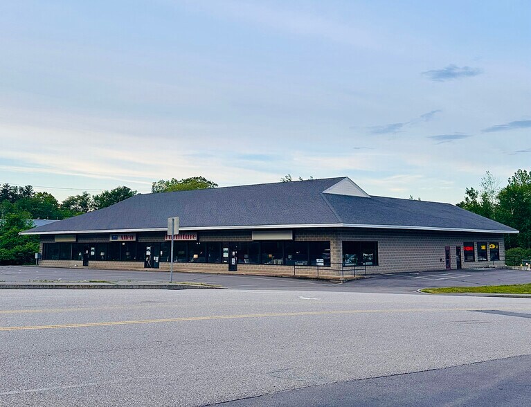 97 Plaistow Rd, Plaistow, NH à louer - Photo de l’immeuble – Image 1 sur 17