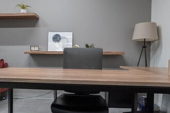 11220 W Burleigh St, Wauwatosa, WI à louer Photo intérieure– Image 2 sur 9