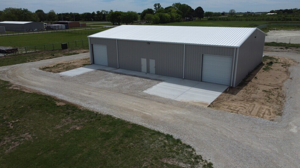 490 Locust St, Whitesboro, TX à louer - Photo de l’immeuble – Image 2 sur 15